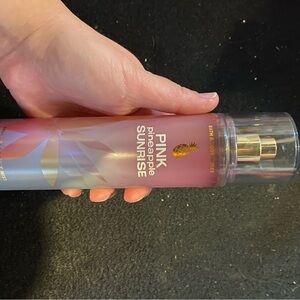 Bath & Body Works Pink Pineapple Sunrise fragrance mist